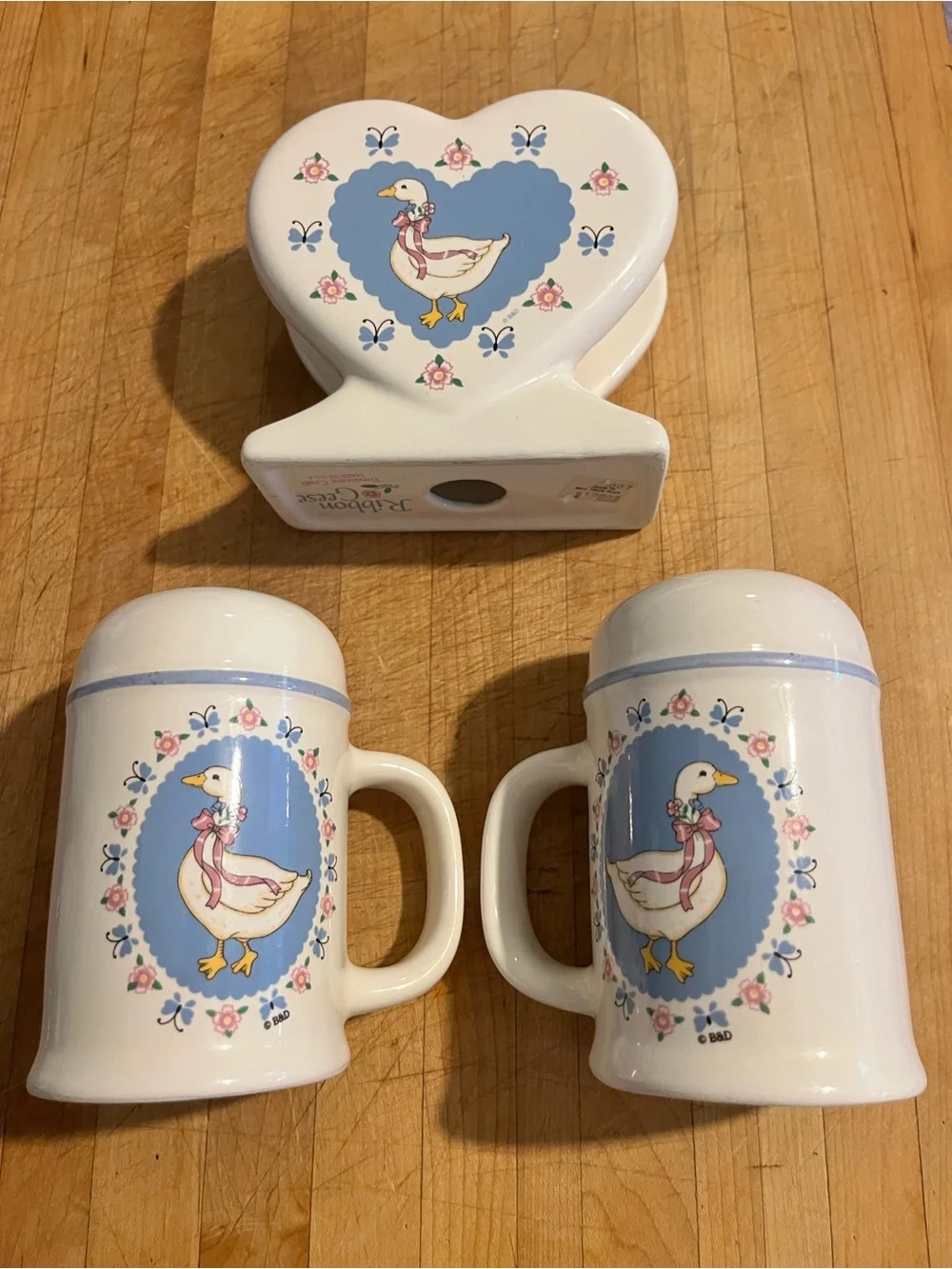 Vintage 1987 Ribbon Geese salt and pepper set with napkin holder